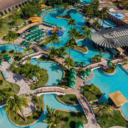 Blue Tree Thermas de Lins Exterior foto Aerial view of the water park