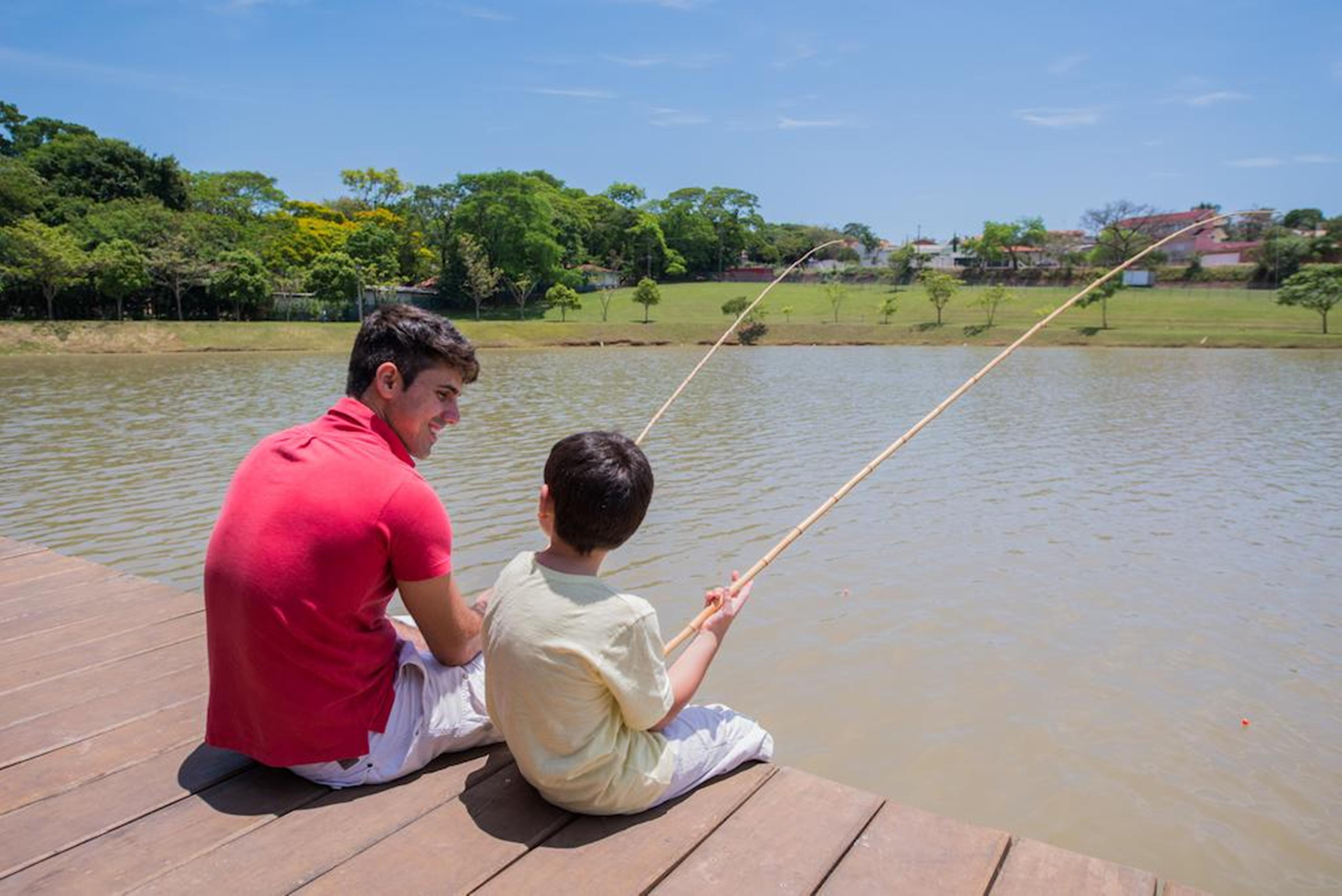 Blue Tree Thermas de Lins Exterior foto Fishing at the lake