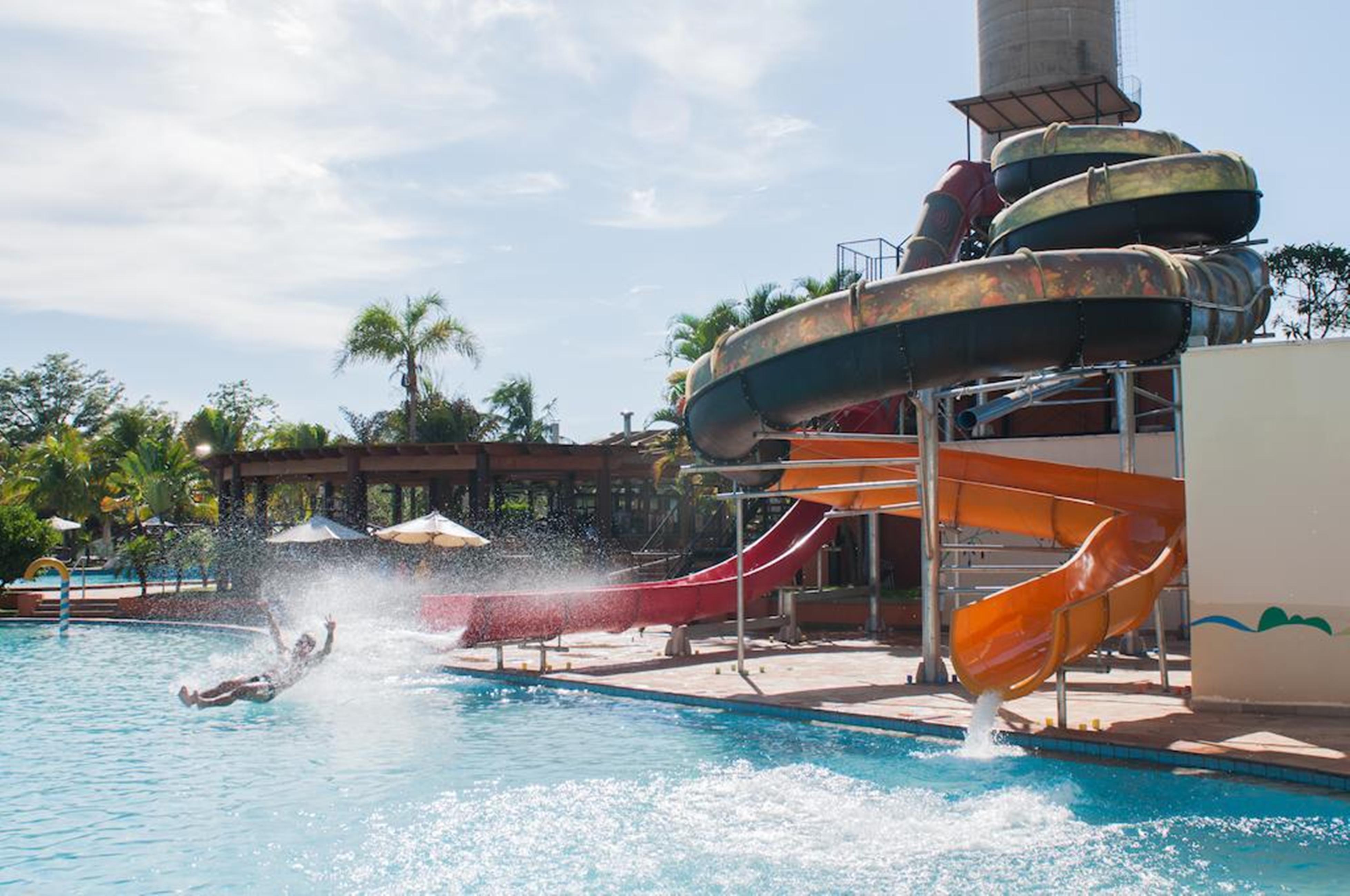 Blue Tree Thermas de Lins Exterior foto Splash Jungle Water Park
