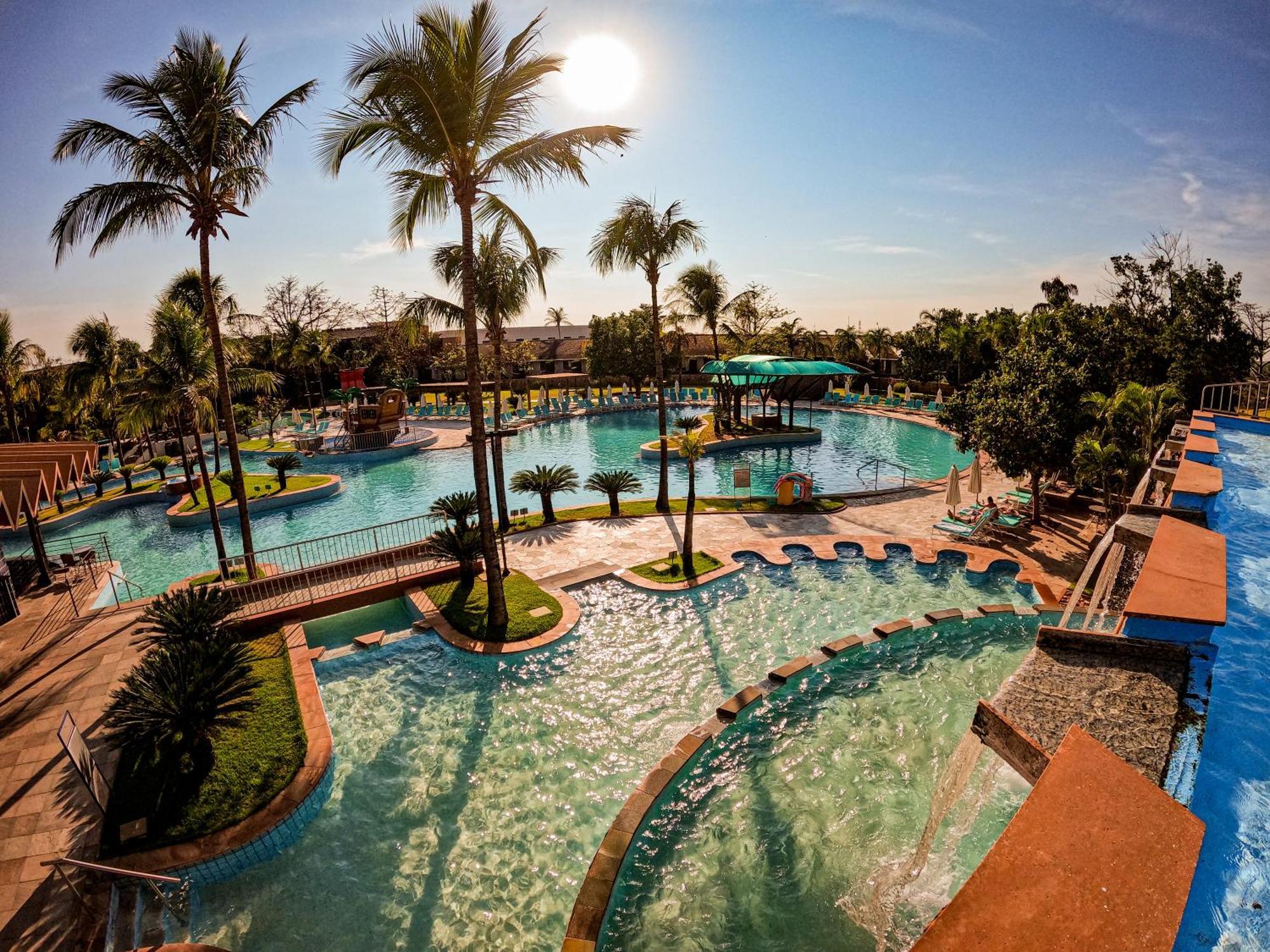 Blue Tree Thermas de Lins Exterior foto The water park at the Royal Paradise Hotel and Spa