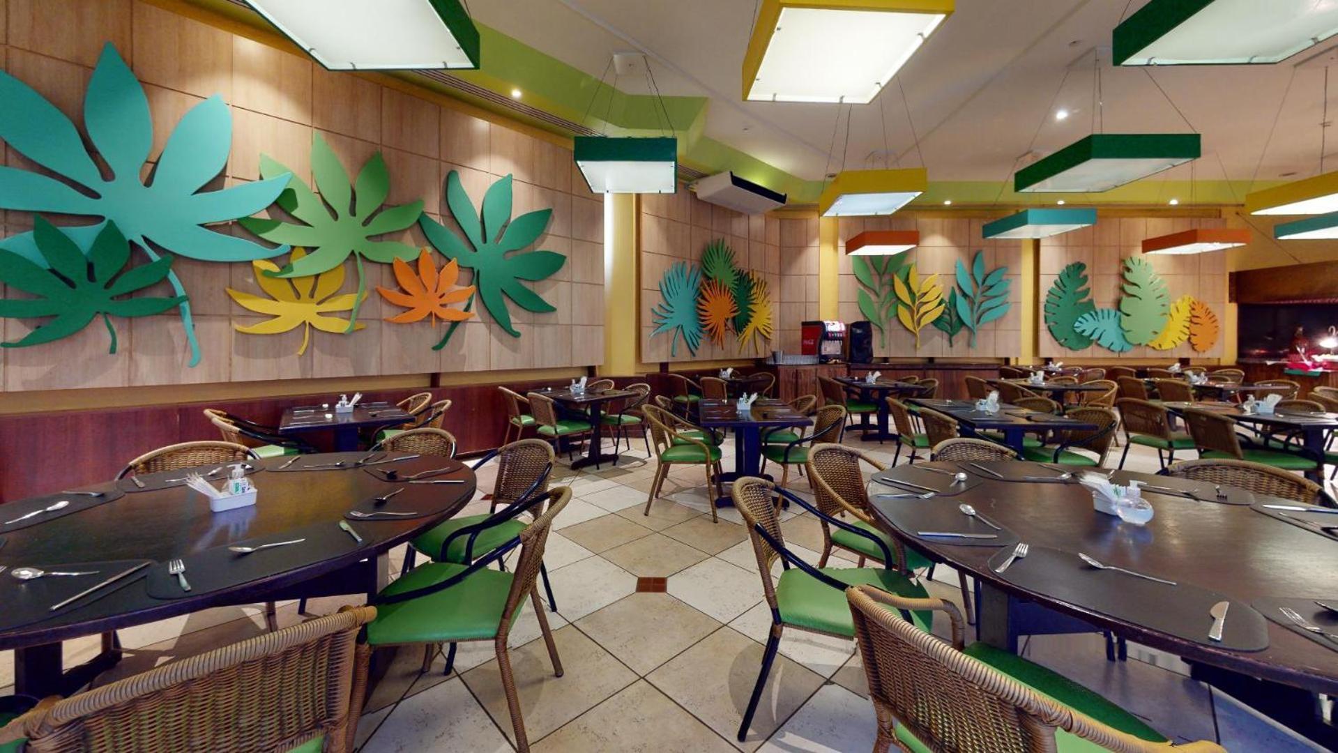 Blue Tree Thermas de Lins Exterior foto Interior of a typical Sizzler restaurant